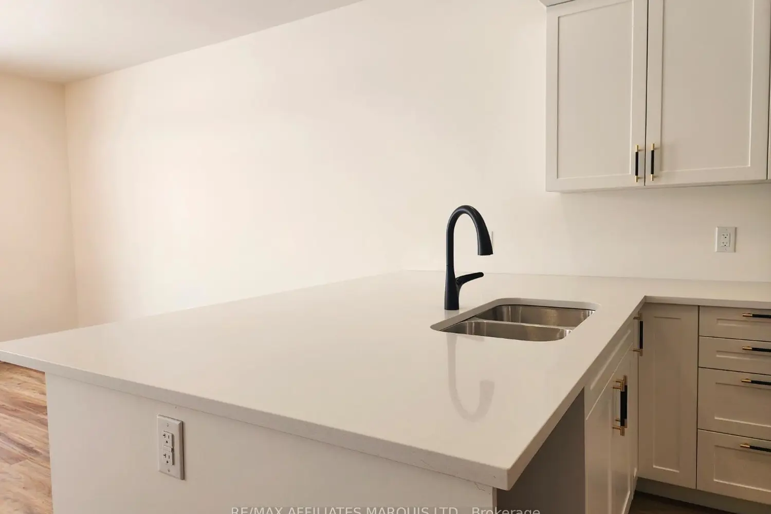 Additional image 5 of 2288 Crewson Crescent