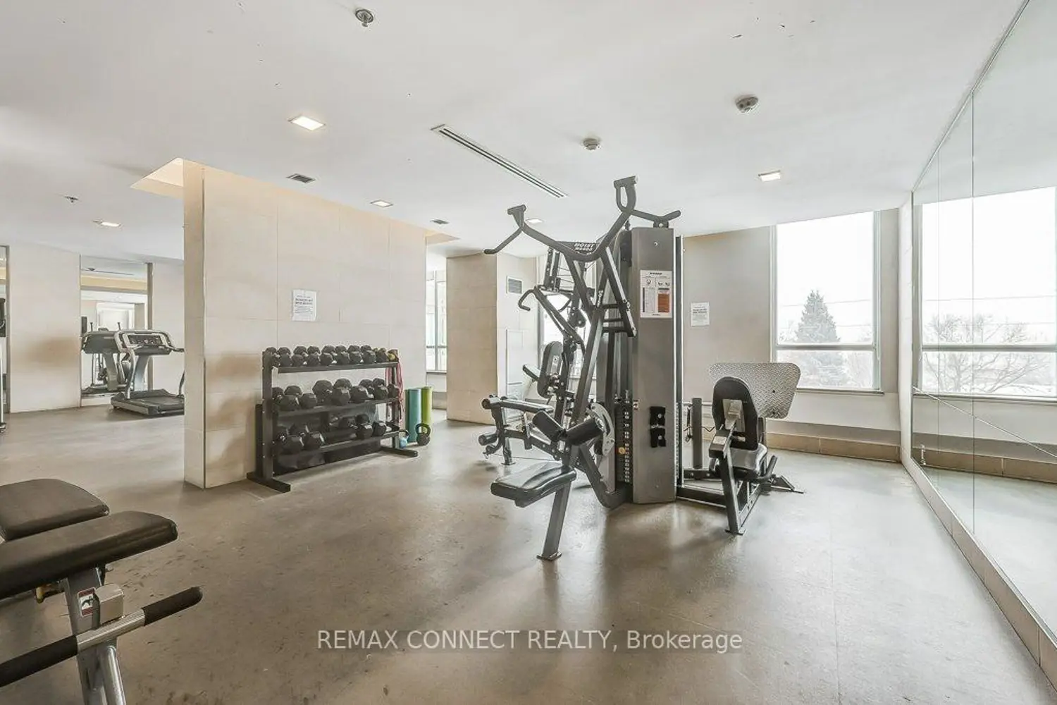 Additional image 13 of 1235 Bayly Street 905