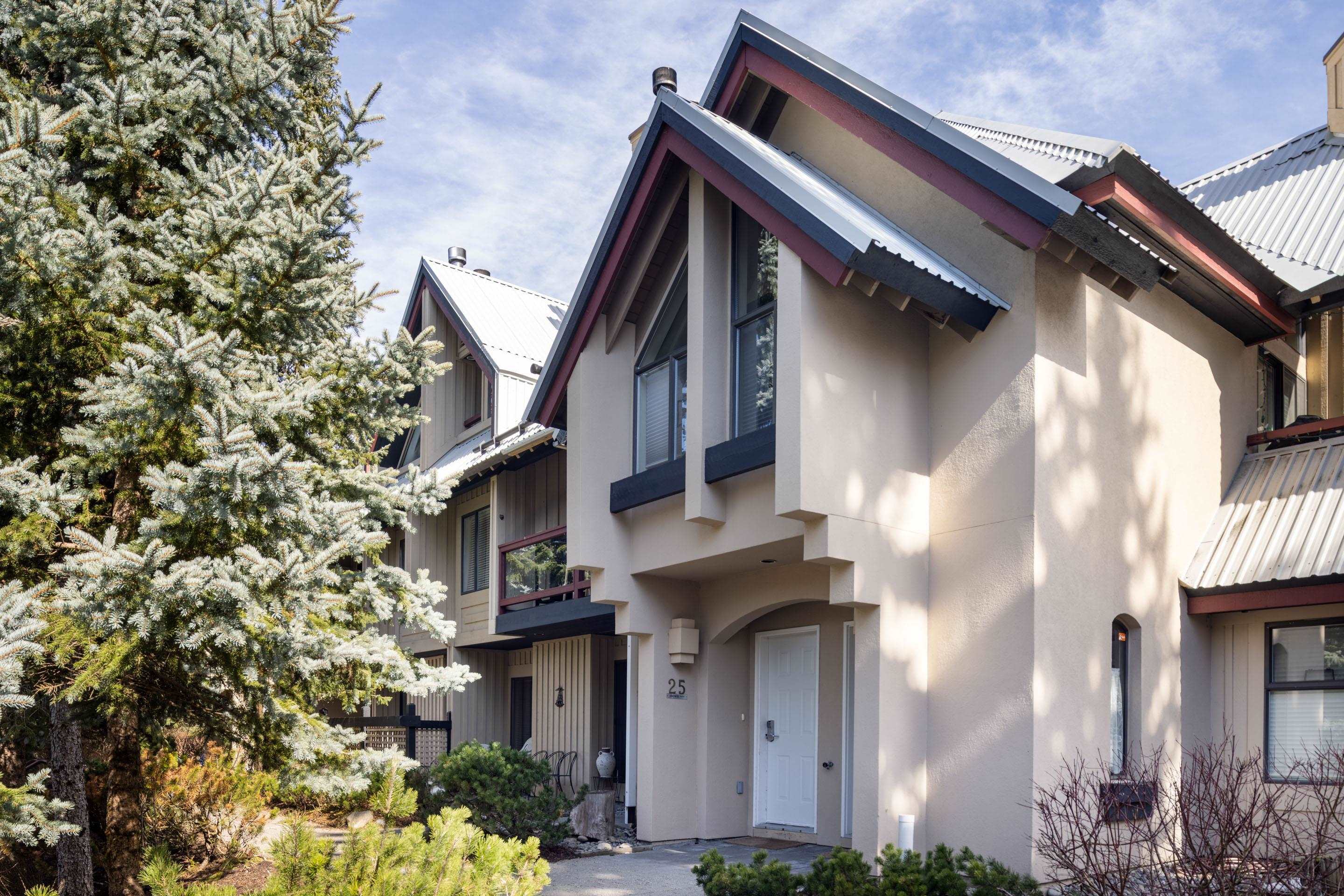 25-4637 Blackcomb Way, Whistler, BC, V8E 0Y6