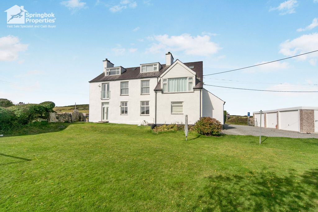 4 bed maisonette for saleBryn Mor, Rhoscolyn, Holyhead, Gwynedd LL65