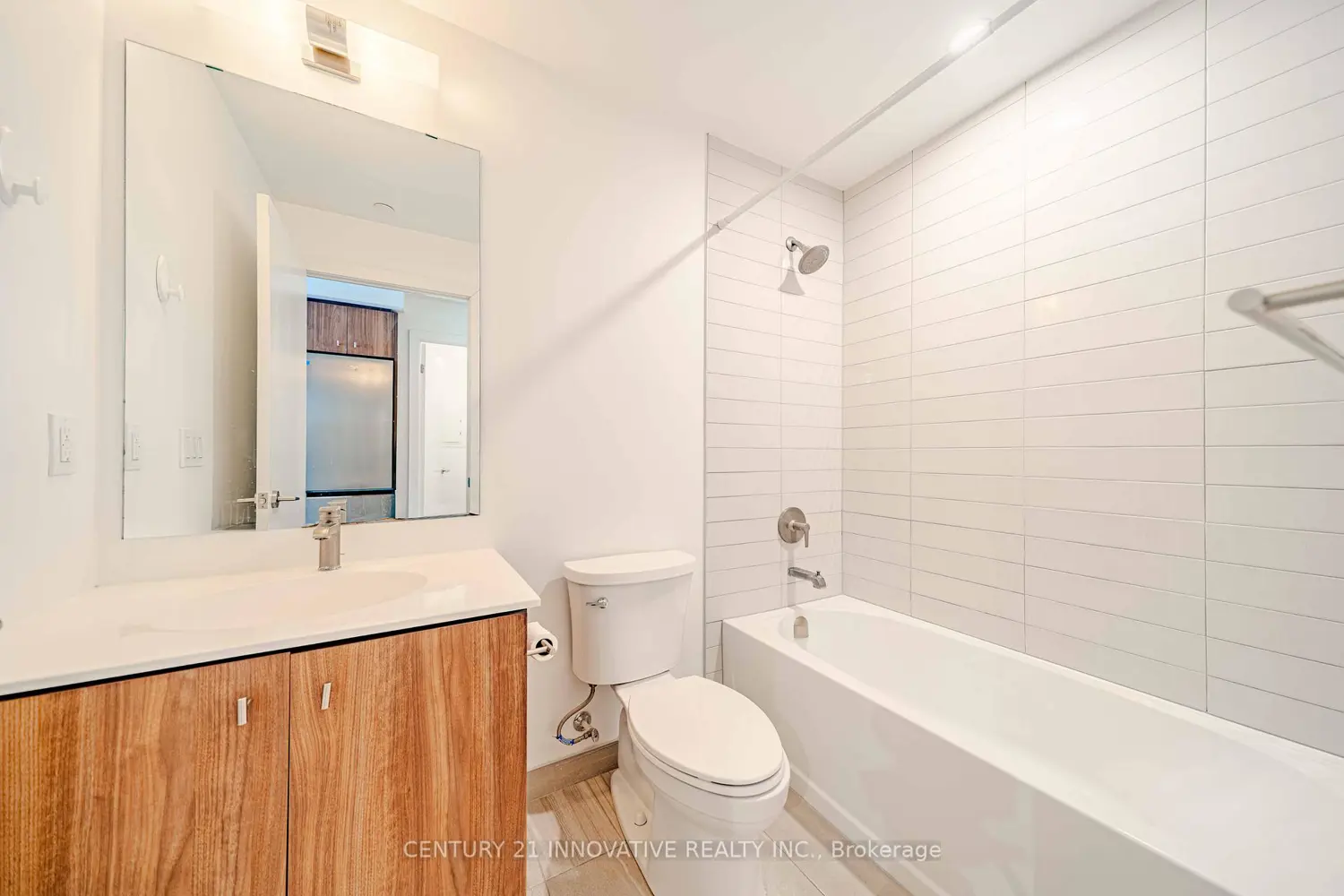 Additional image 12 of 15 Wellington Street 1005