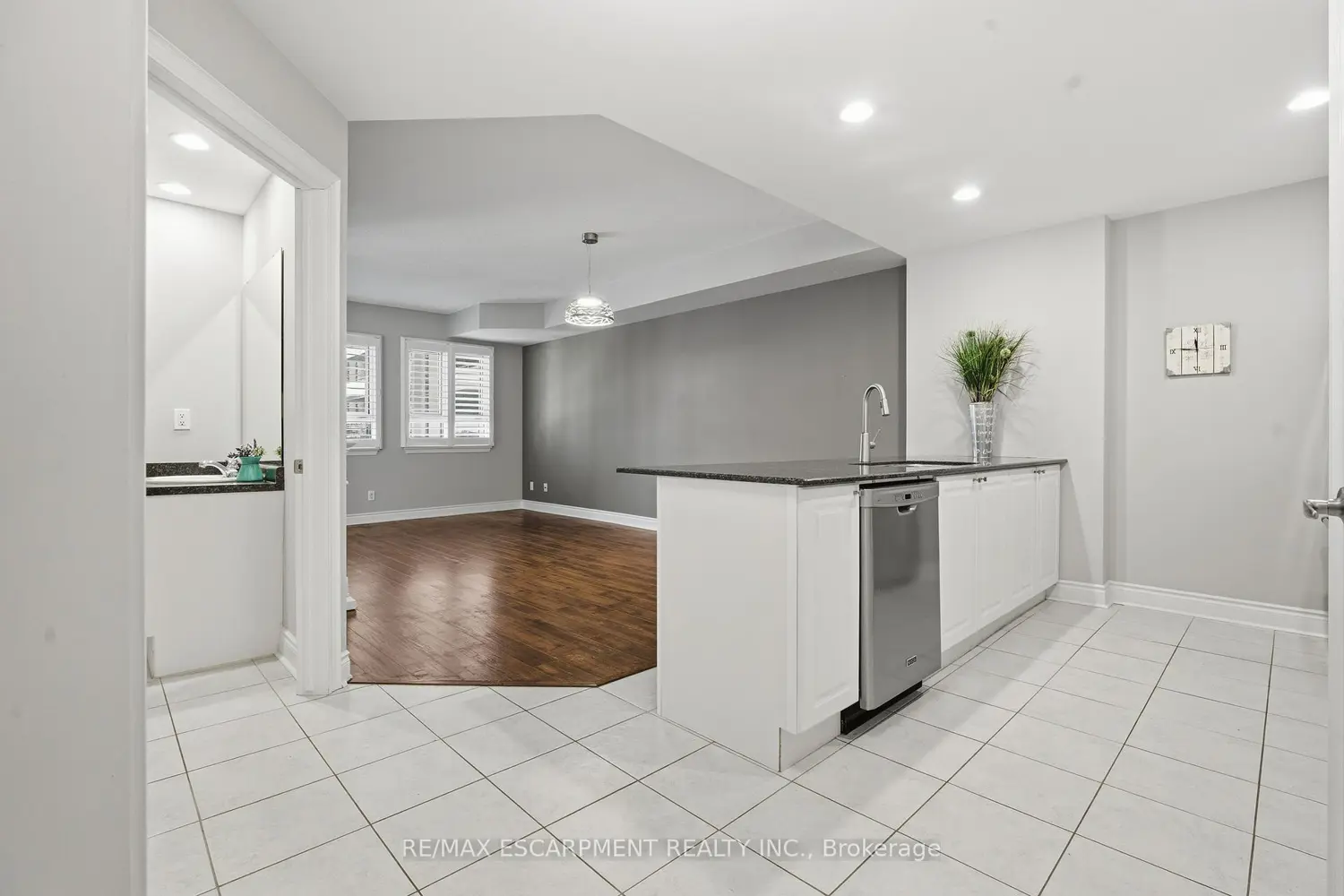 Additional image 6 of 399 Elizabeth Street 610