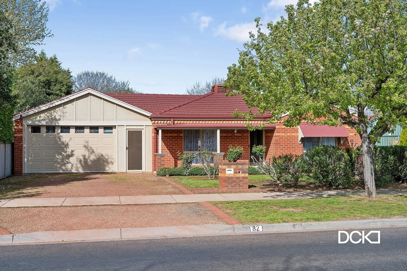 82 Myrtle Road, Ascot VIC 3551