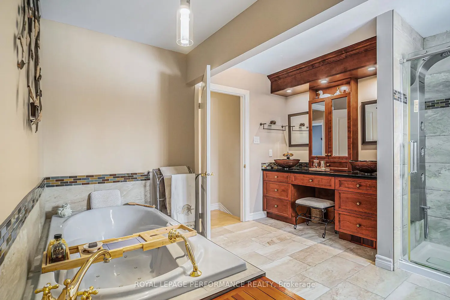 Additional image 12 of 1430 Notre Dame Street