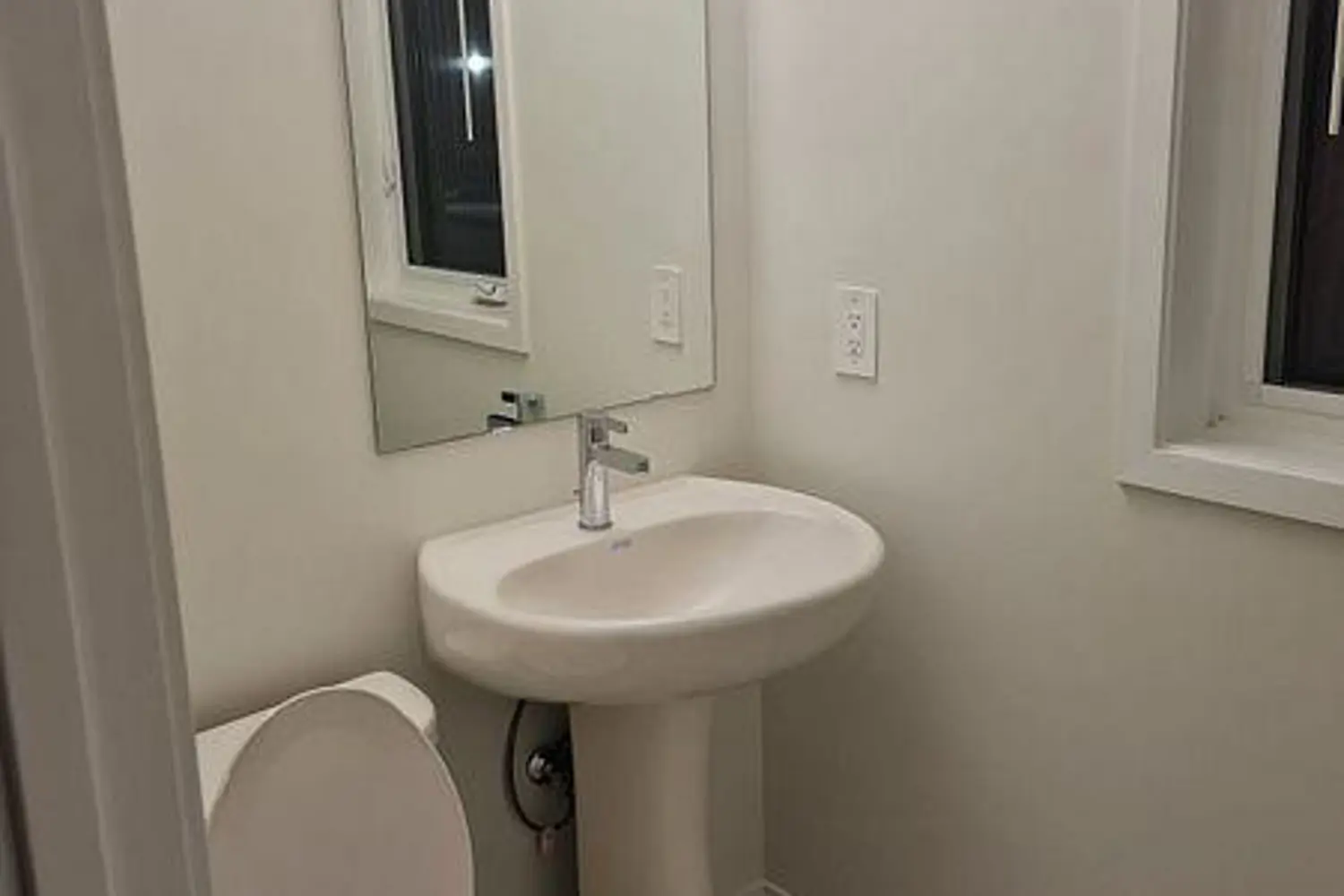 Additional image 6 of 11 Honeycrisp Crescent 23