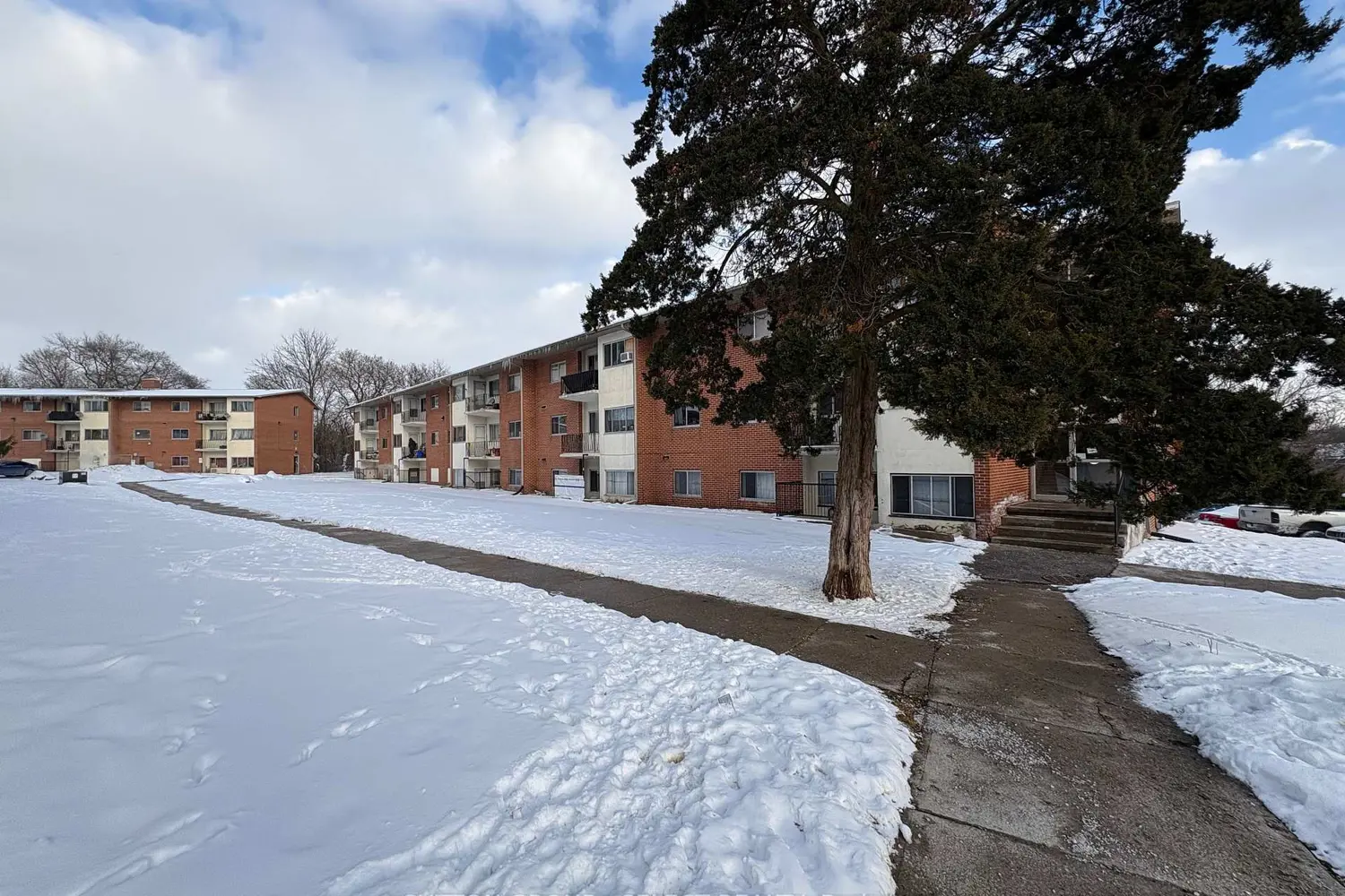 1174 Hamilton Road 308