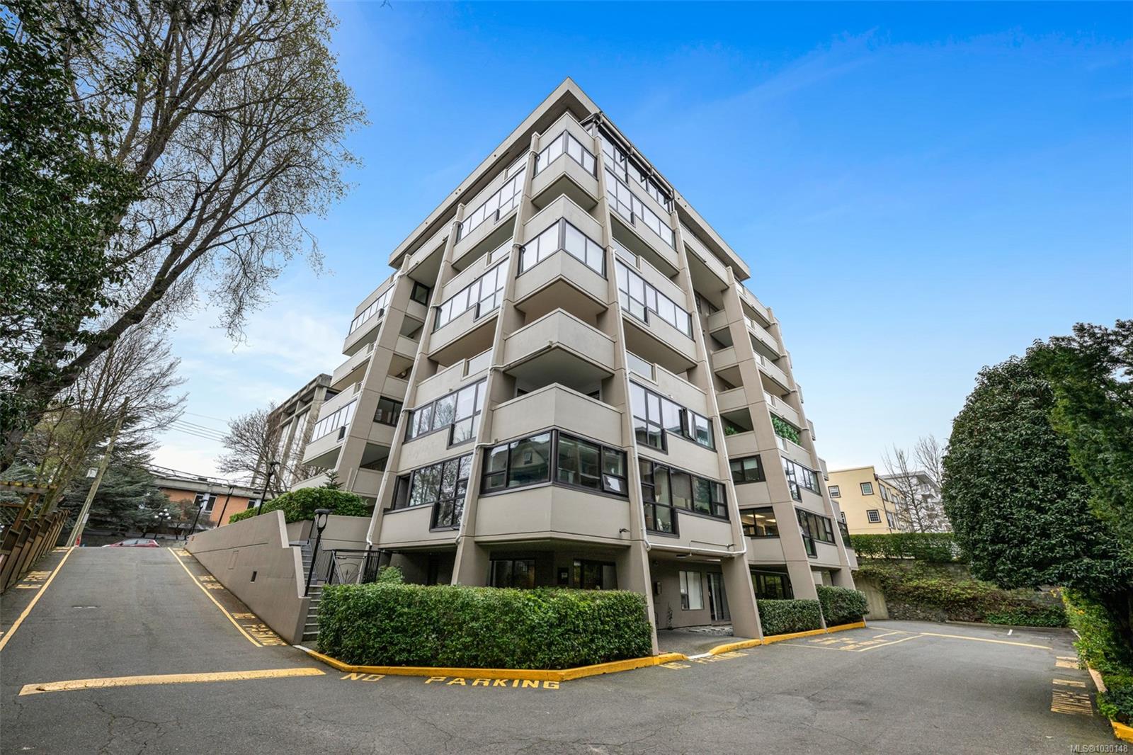 805-819 Burdett Avenue, Victoria, BC, V8W 1B3