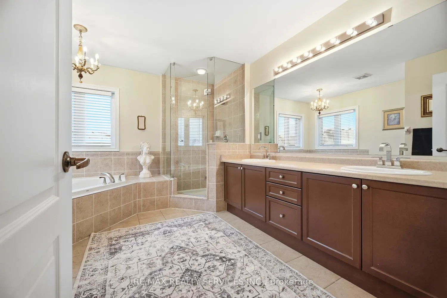 Additional image 12 of 17 Island Grove