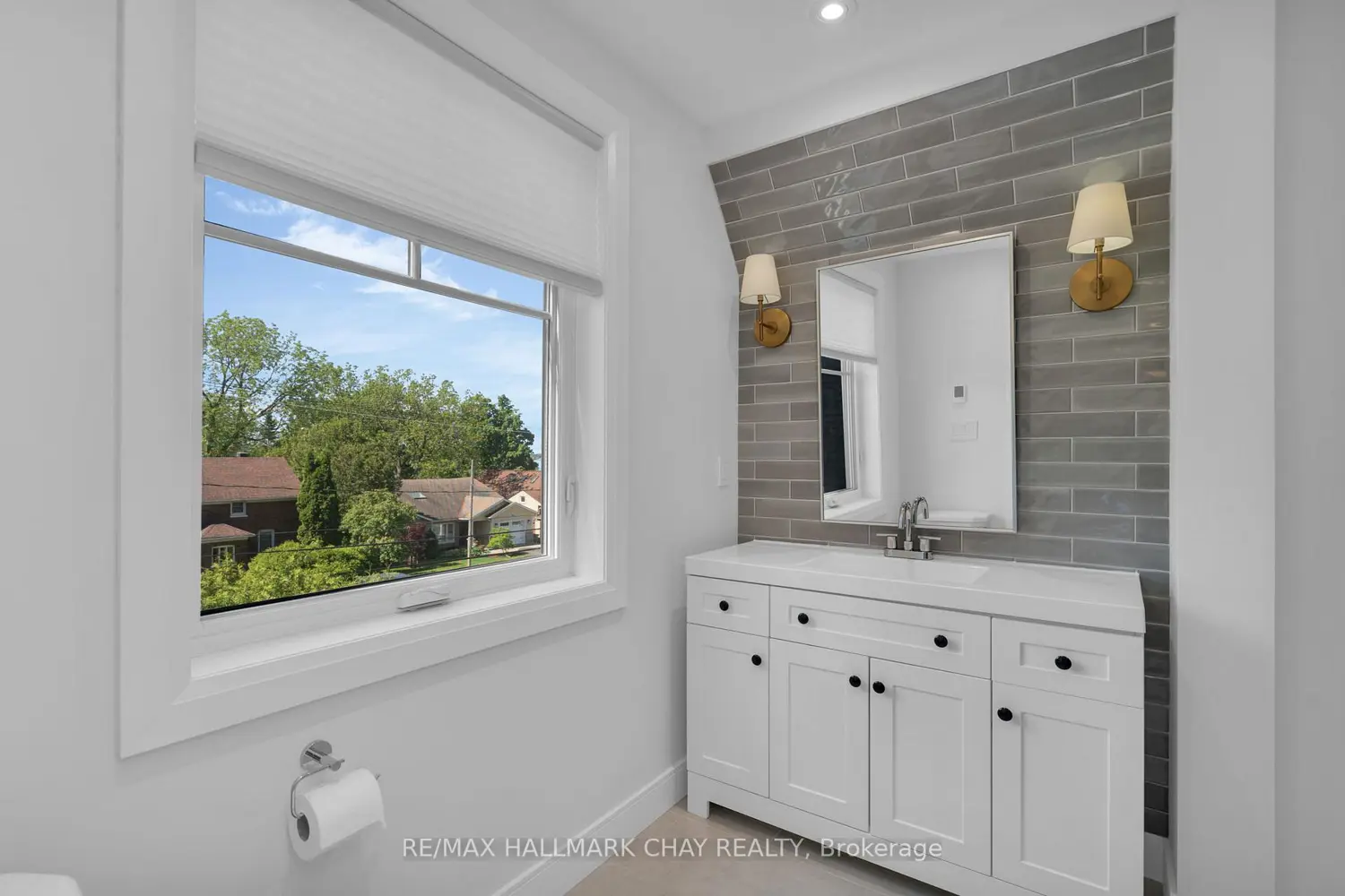 Additional image 8 of 98 Shanty Bay Road