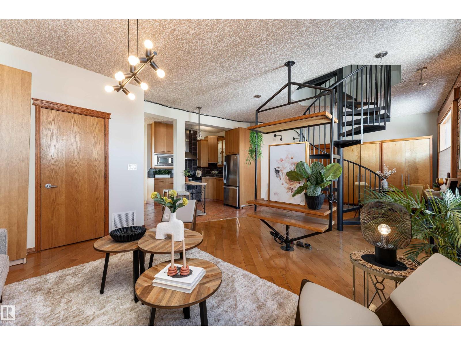 Additional image 5 of 301-10141 95 Street NW, Edmonton, AB, T5H2A8