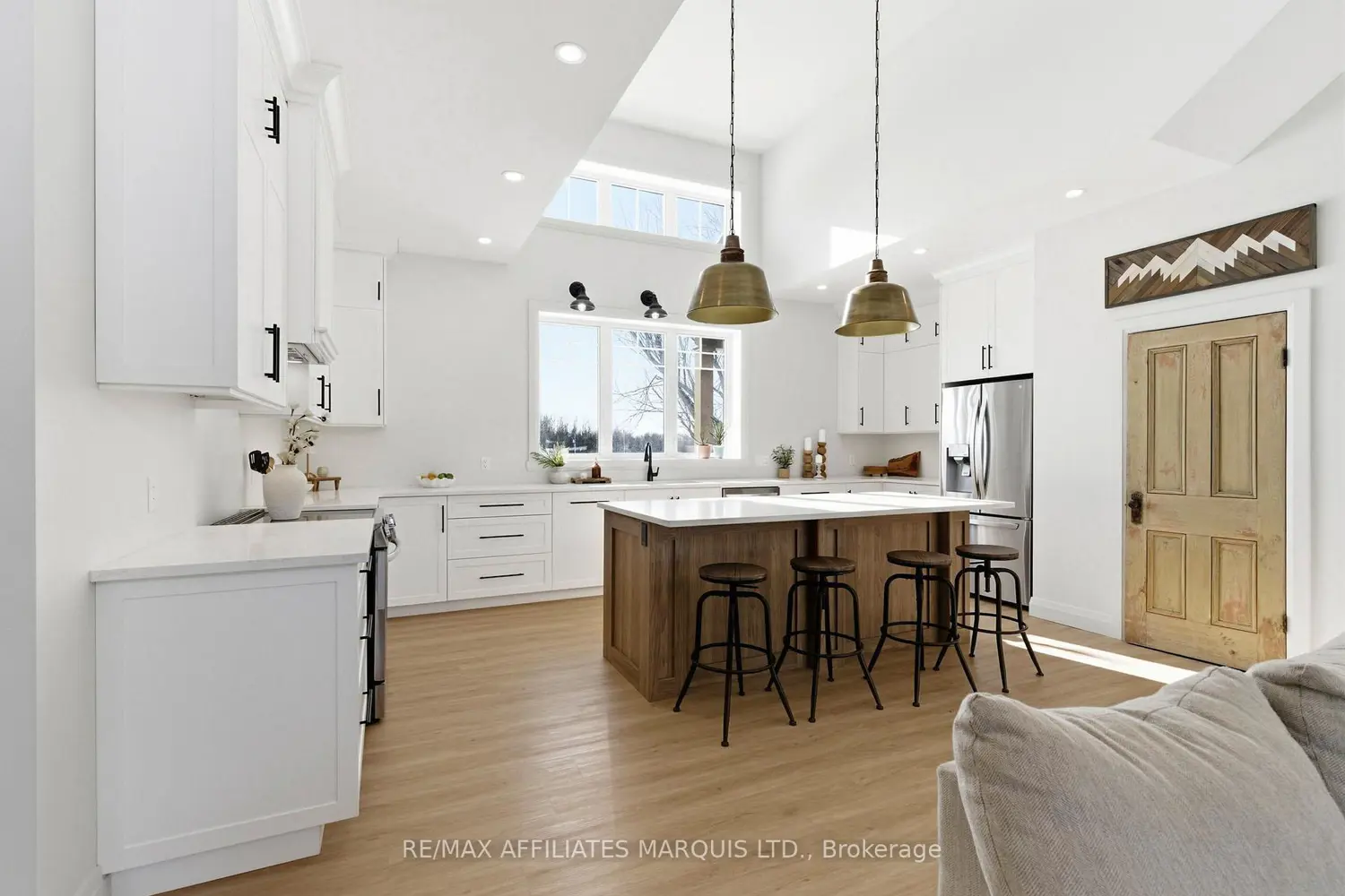 16119 Eamer Road photo 5