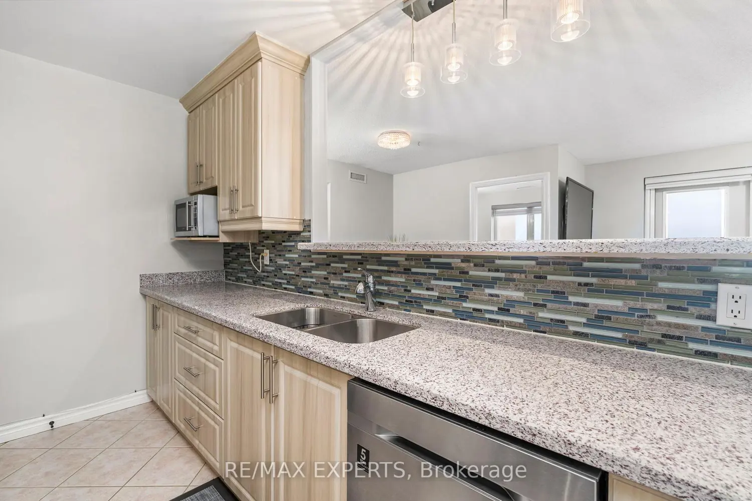 Additional image 6 of 10 Dayspring Circle 406