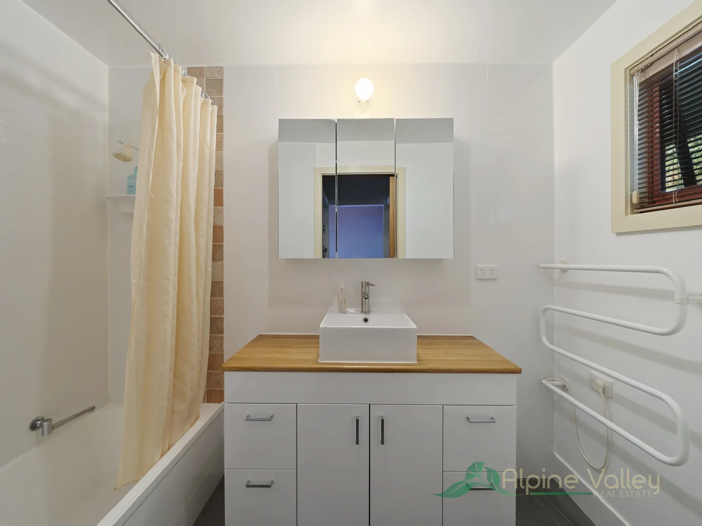 Additional image 8 of 4 Reid Court, Tawonga South VIC 3698