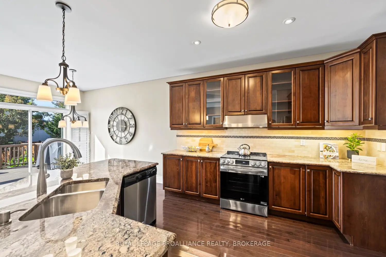 1213 Atkinson Street photo 4