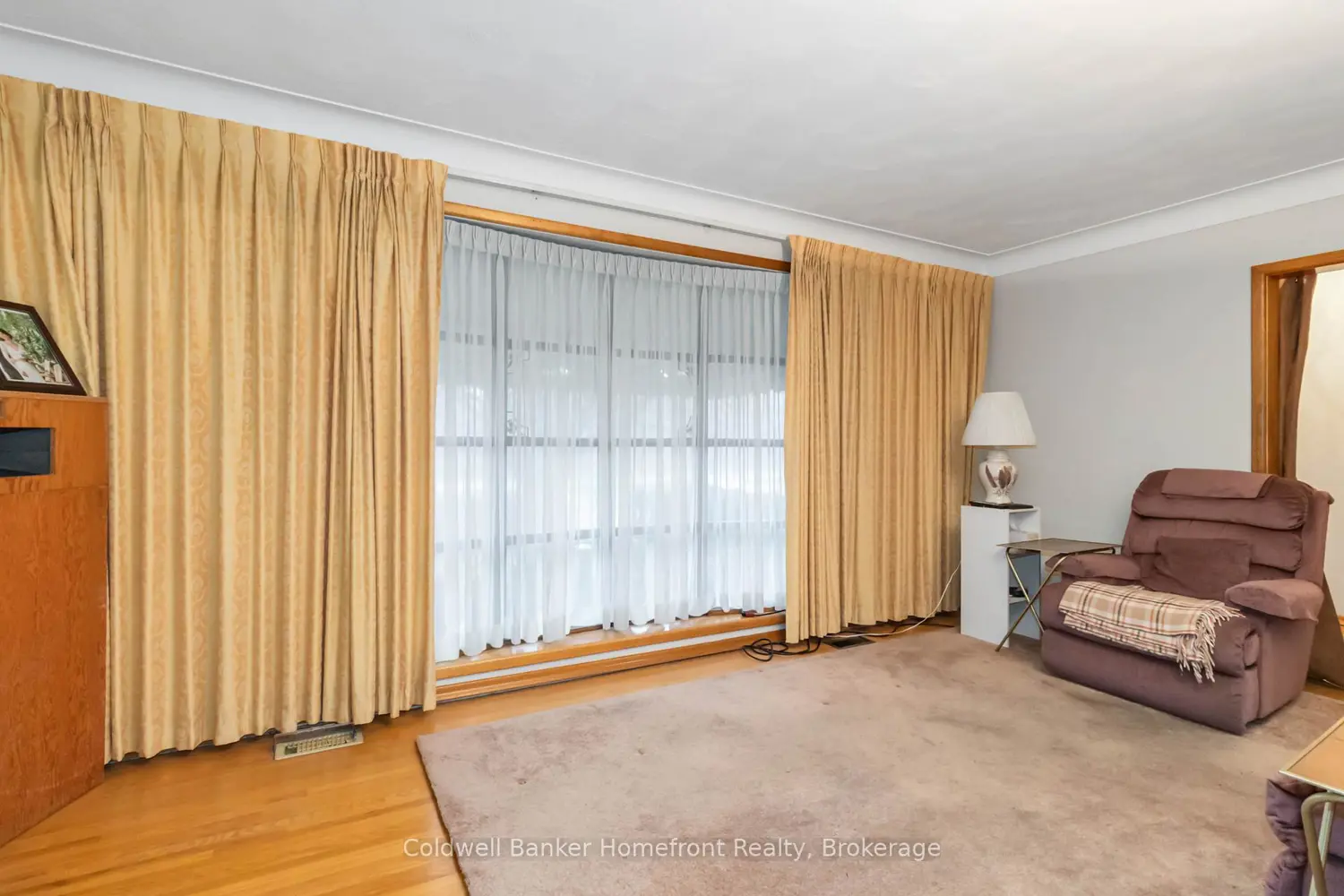 Additional image 3 of 16 Paris Road