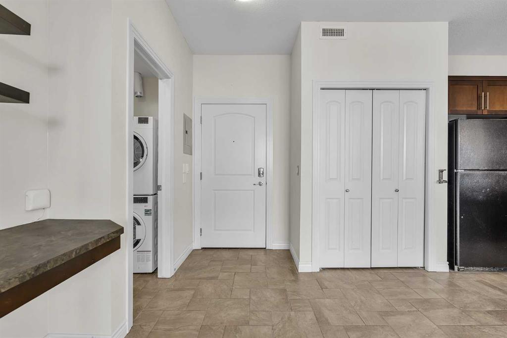Additional image 3 of 415-26 Val Gardena View SW, Calgary, AB, T3H 2V9