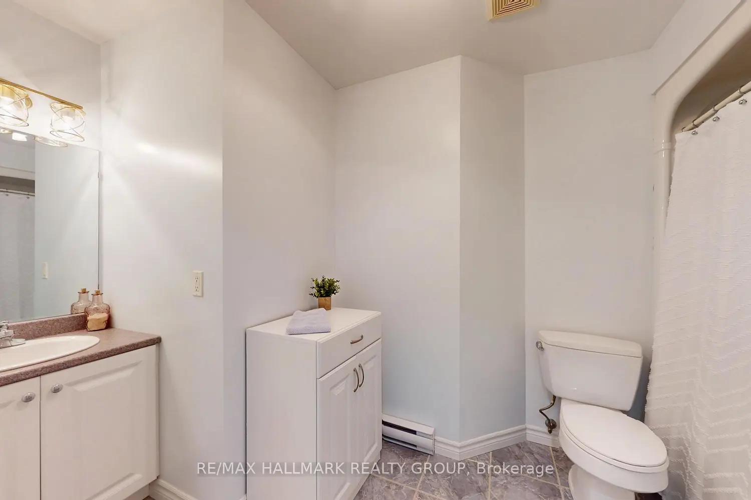 Additional image 9 of 237 Oak Street 1102