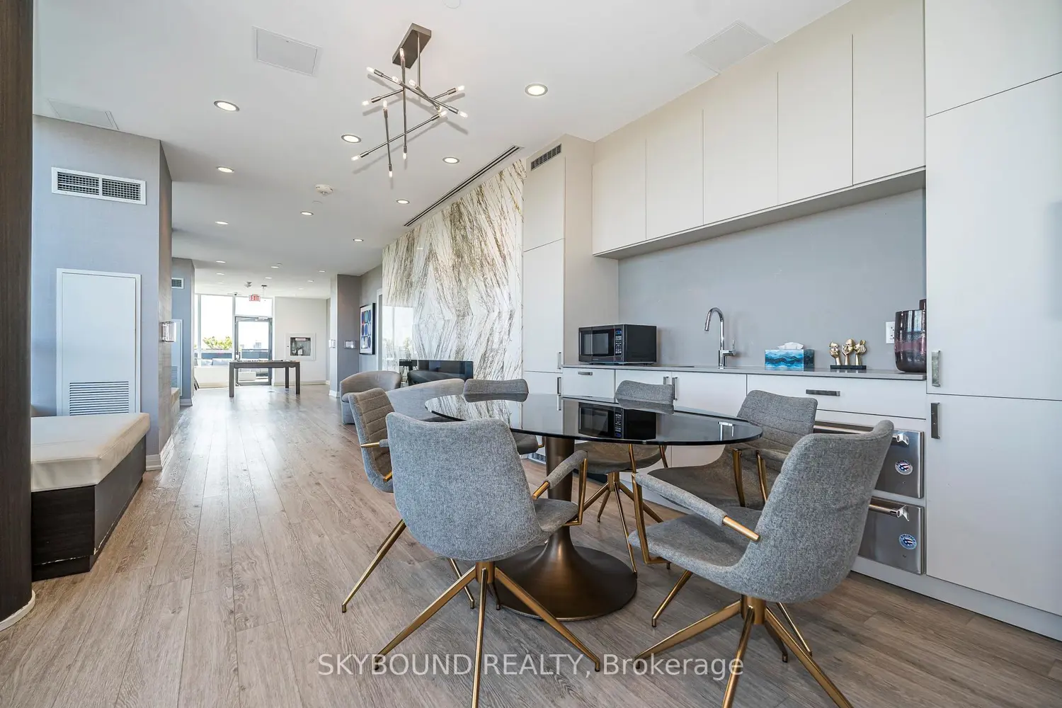 Additional image 12 of 630 Greenwood Avenue 805