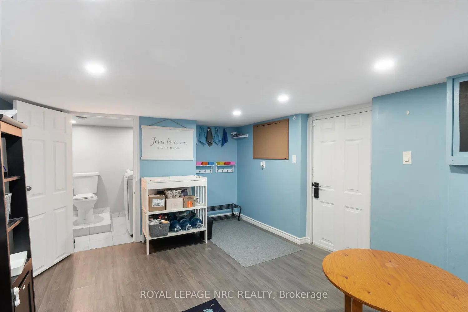 Additional image 15 of 4688 Mcdougall Crescent