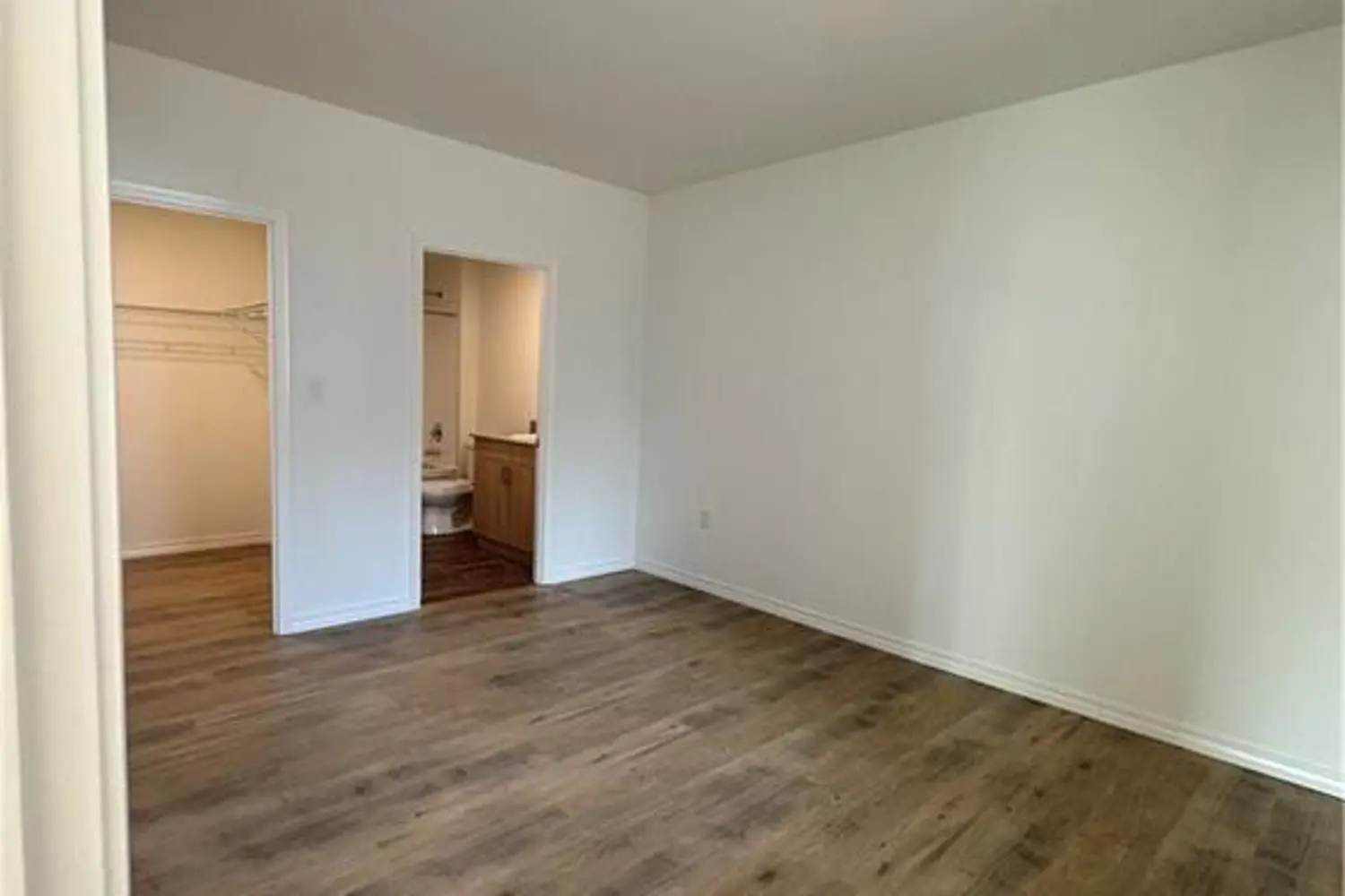 Additional image 14 of 1098 Paisley Road 105 A