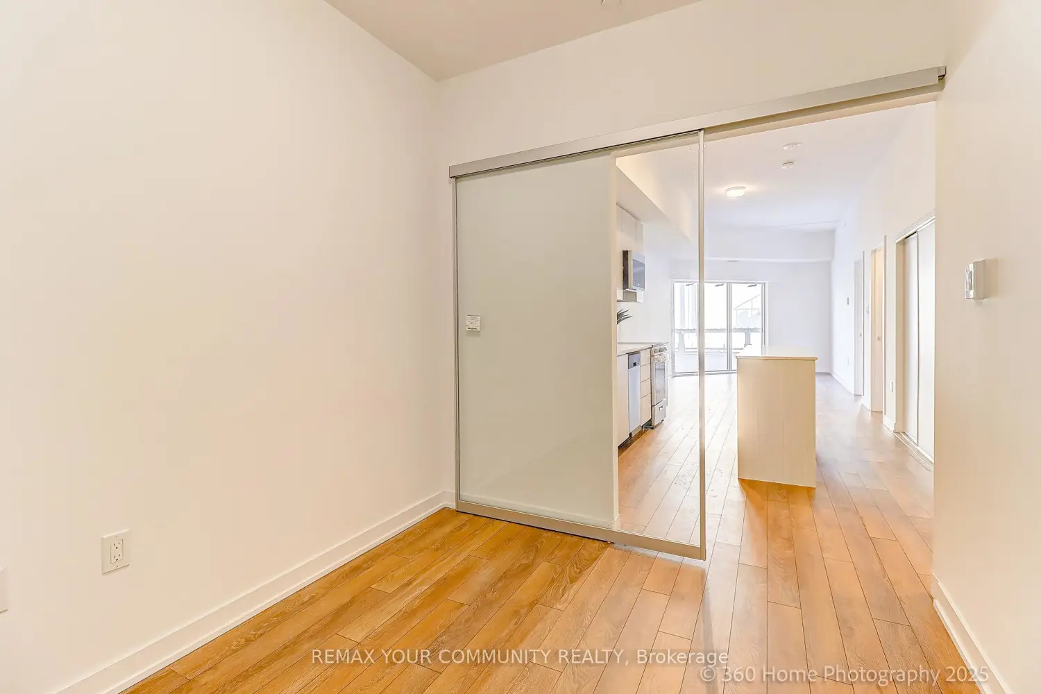 Additional image 6 of 2433 Dufferin Street 112