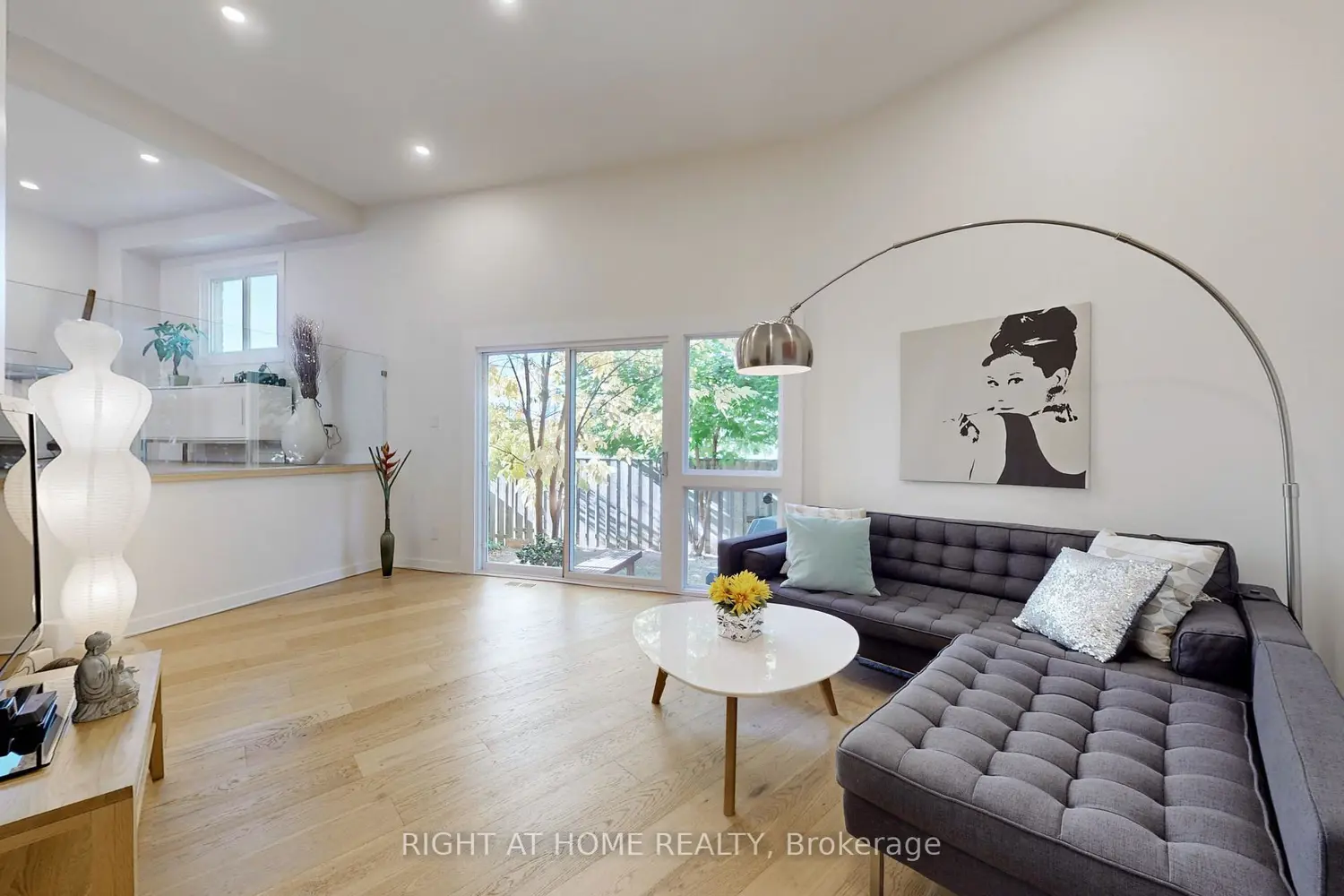 Additional image 3 of 400 Bloor Street 6