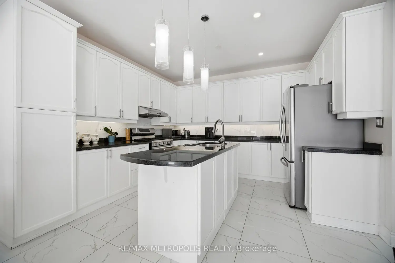 Additional image 5 of 43 El Camino Way