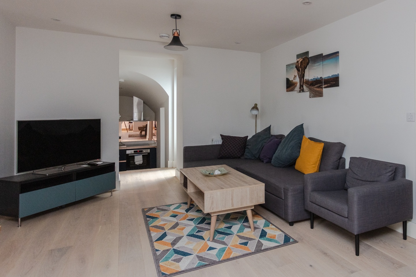 2 Bed Flat, Blake House, SW1V, N1 7GU