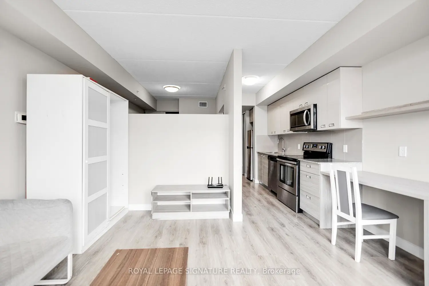 Additional image 10 of 308 Lester Street 619