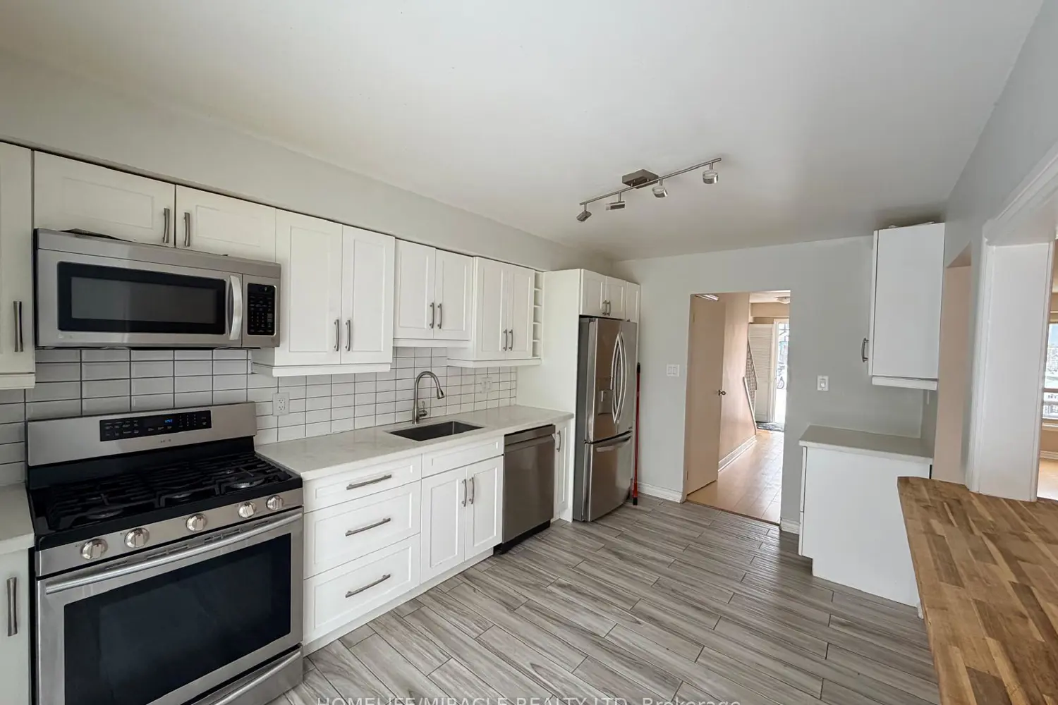 Additional image 3 of 1391 Fenelon Crescent