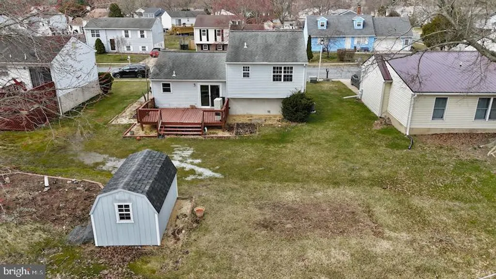 8 Sue Lane, Newark, DE 19711