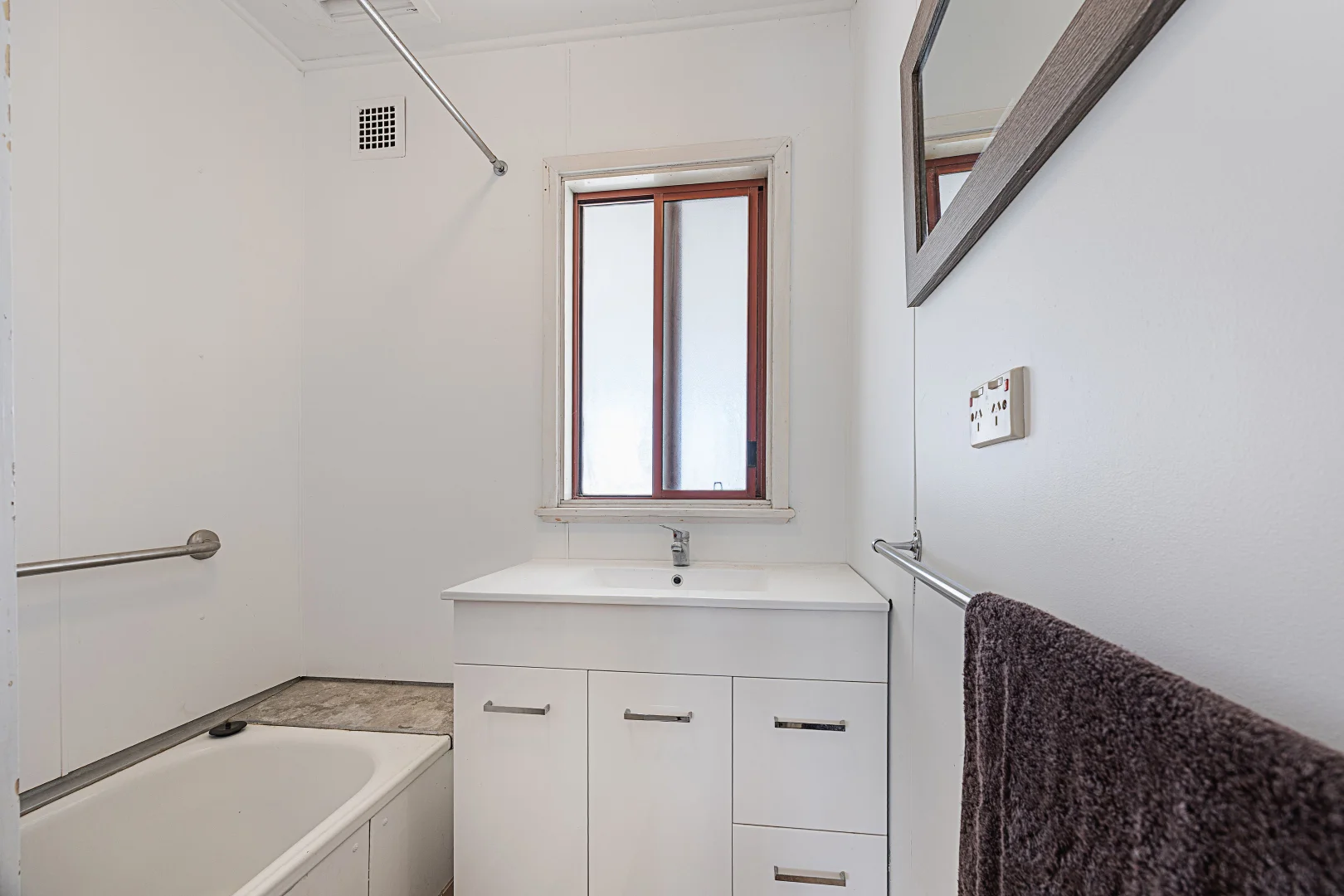 Additional image 12 of 2 Henderson Court, Mount Dutton Bay SA 5607