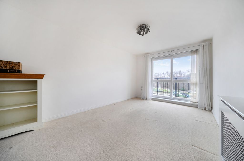 Additional image 9 of 2 bed flat for saleAngelica Road, Lincoln, Lincolnshire LN1