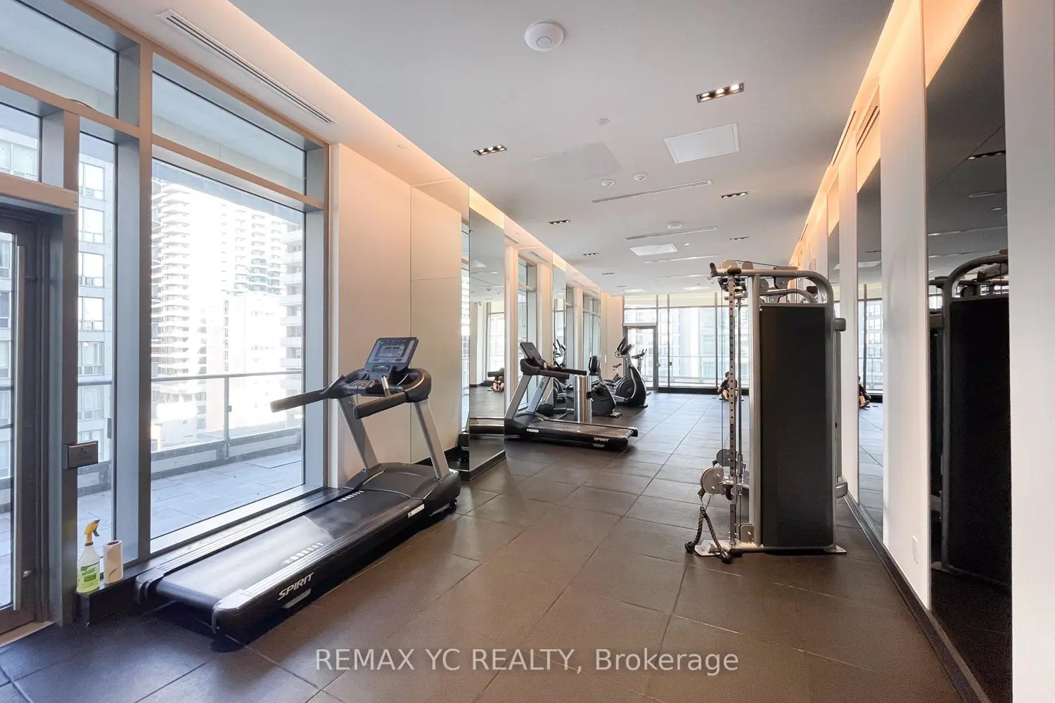 Additional image 12 of 2221 Yonge Street 1111