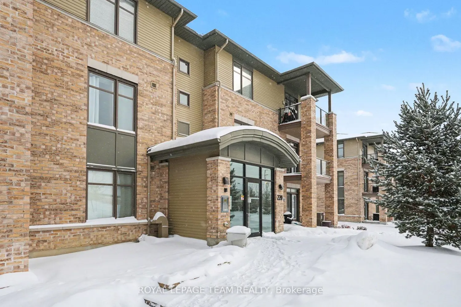 Additional image 3 of 220 Janka Private 202