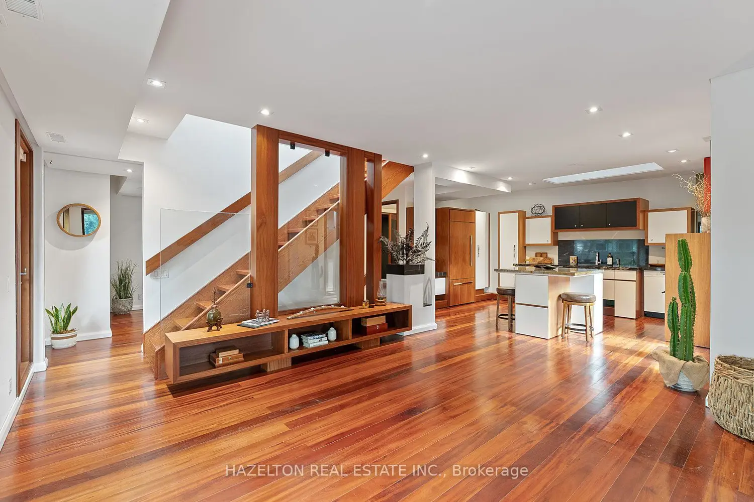 Additional image 6 of 32 Regal Road