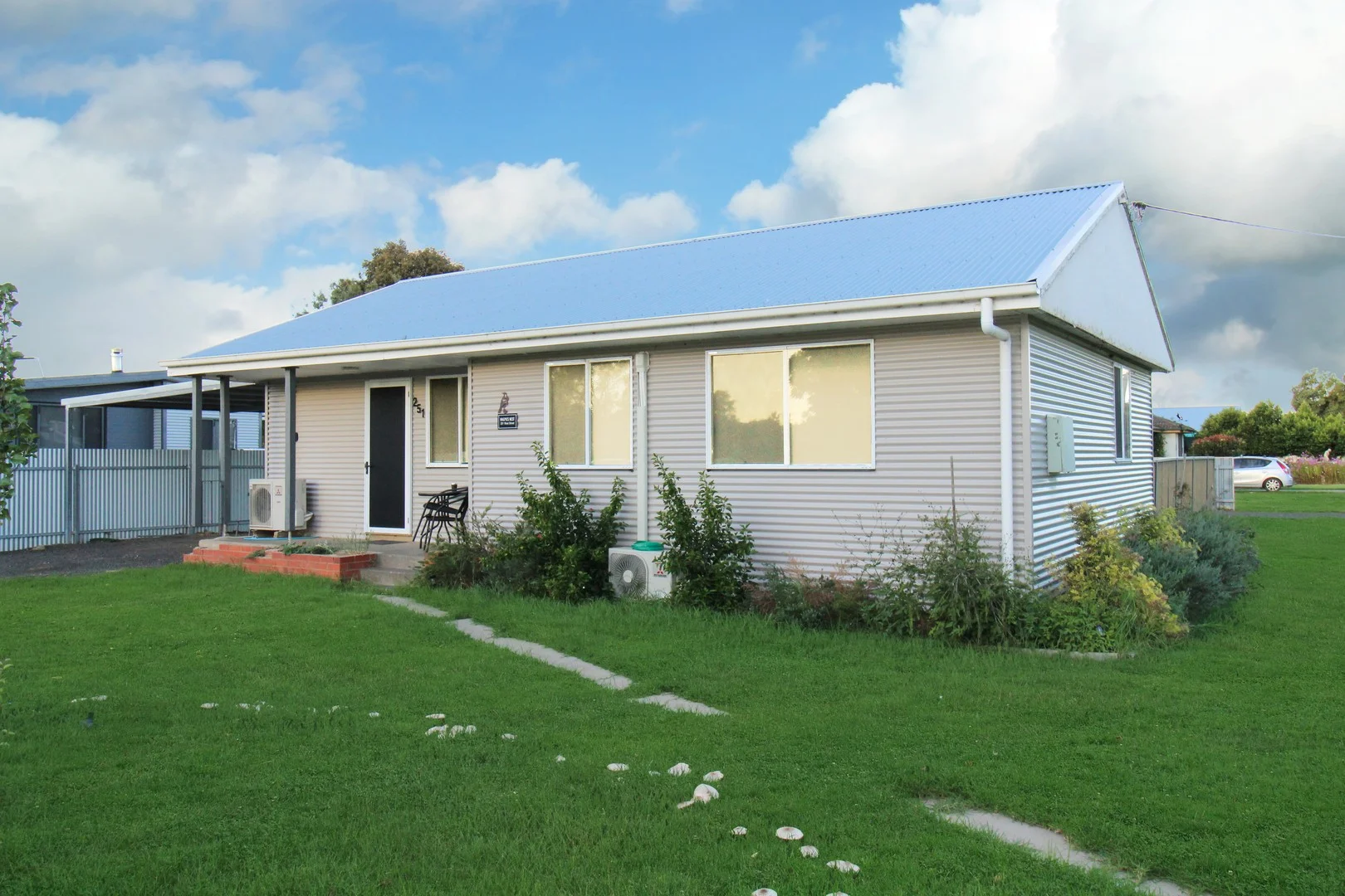 251 West Street, Hay NSW 2711