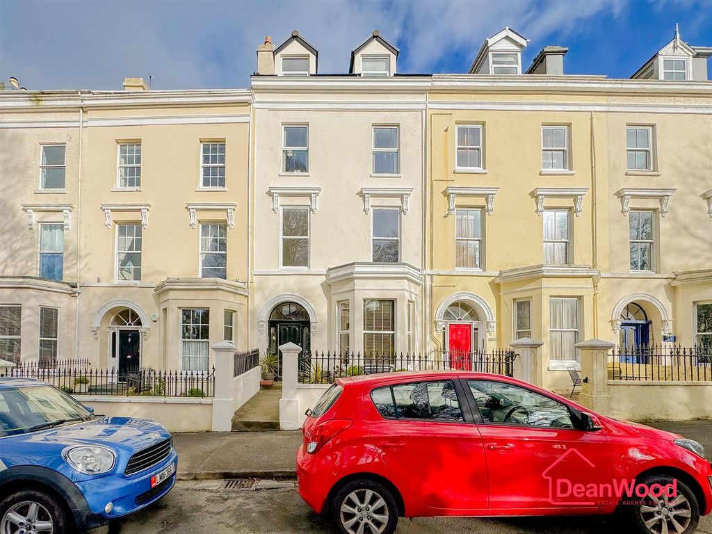 2 bed flat for saleApartment 2, 18 Derby Square, Douglas, Isle Of Man IM1