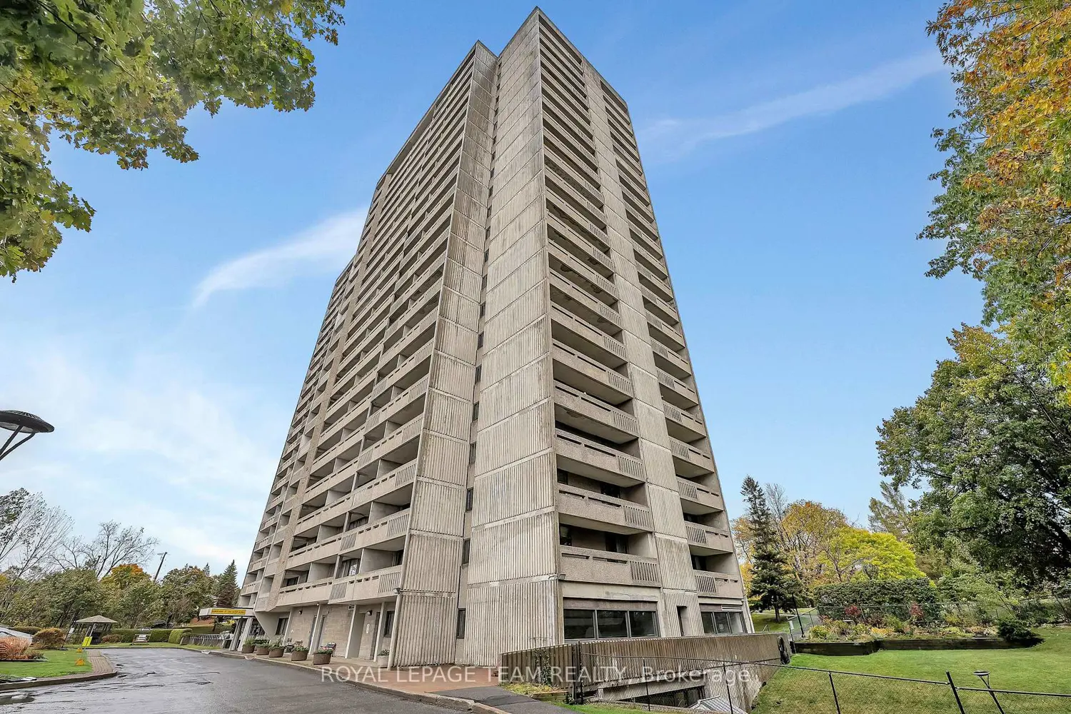 415 Greenview Avenue 106