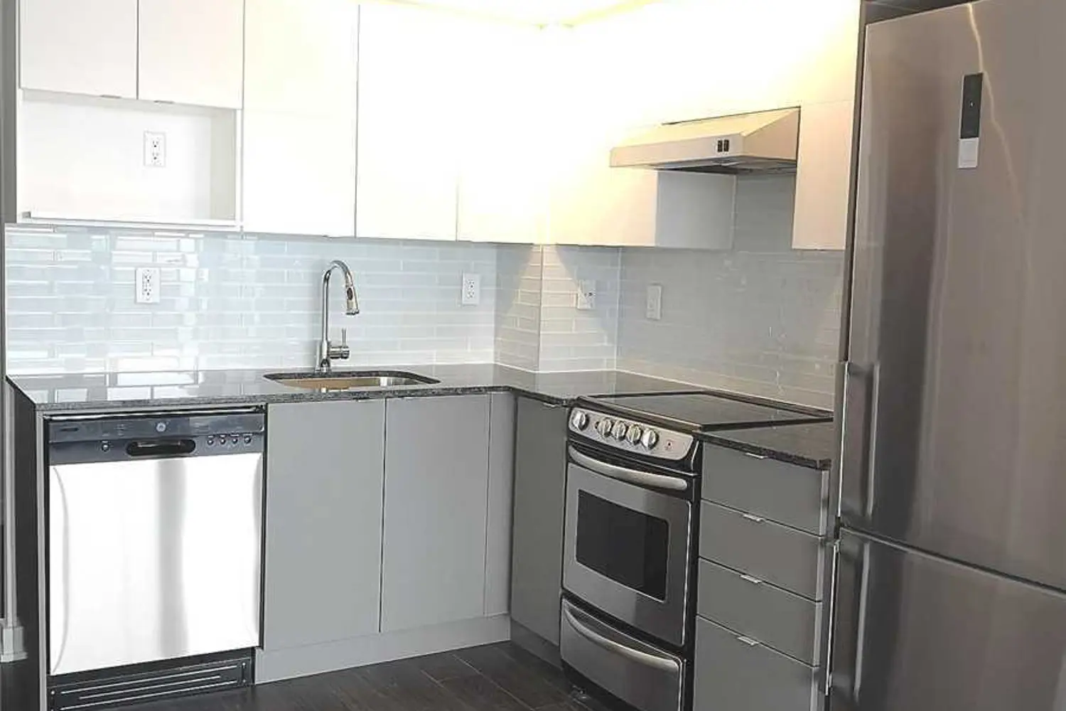 Additional image 3 of 160 Flemington Road 1009