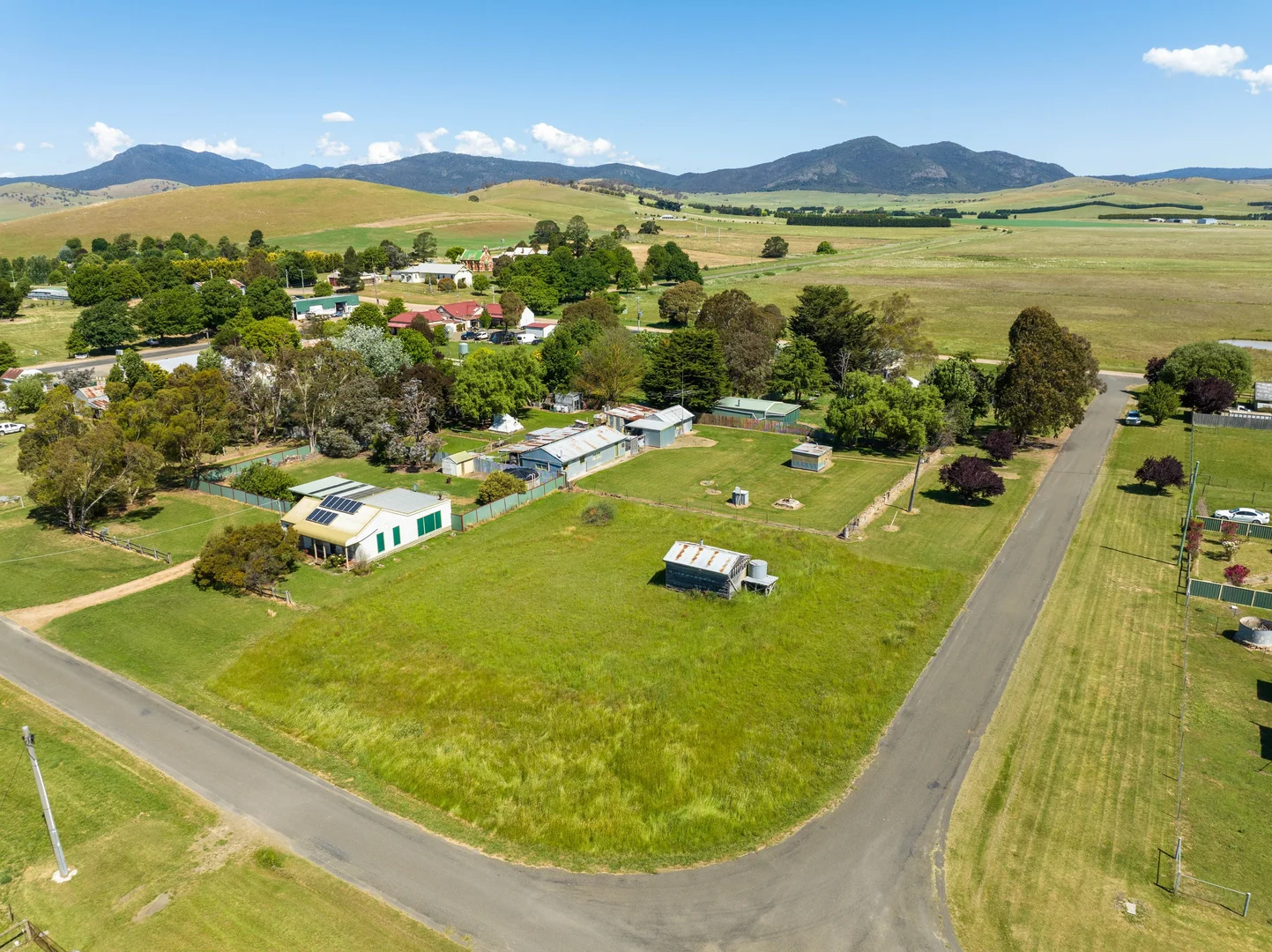 Additional image 5 of 30-32 Macfarlane Street, Benambra VIC 3900