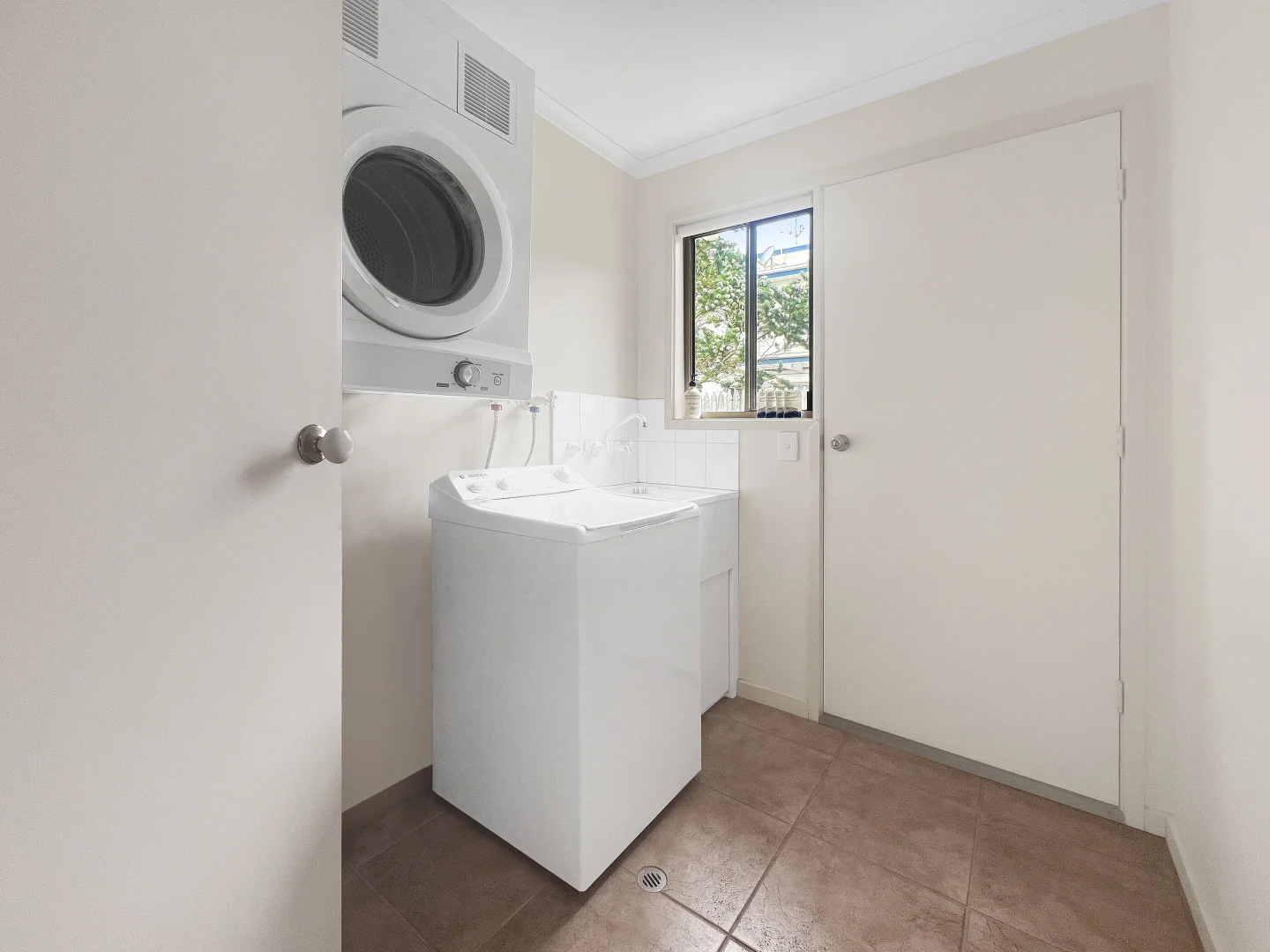 Additional image 13 of 2/9 Great Ocean Road, Marengo VIC 3233