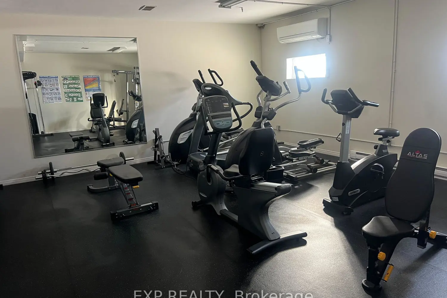 Additional image 19 of 1660 Bloor Street 208