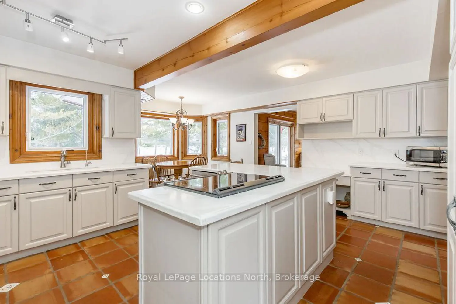 59 Wasaga Sands Drive photo 2