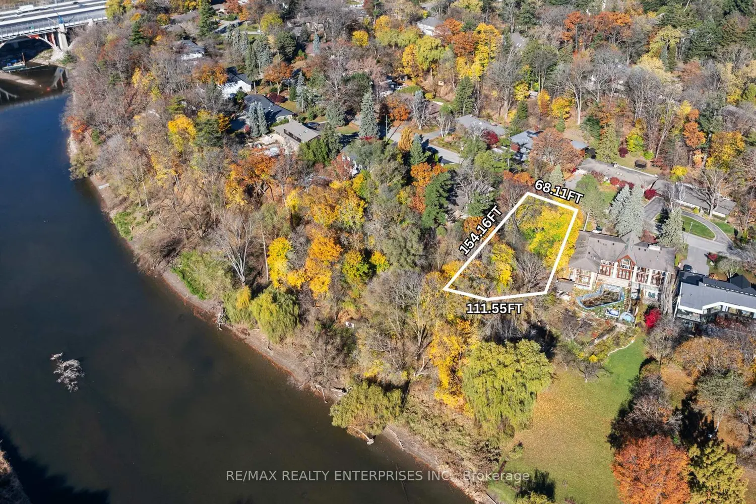 Additional image 3 of 1520 Pinetree Crescent