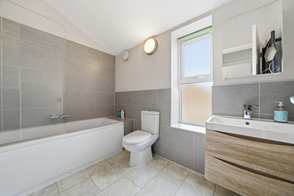 Additional image 16 of 3 bed terraced house for saleGrenville Drive, West Bridgford NG2