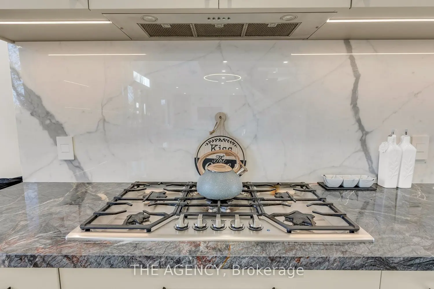 Additional image 10 of 519 Third Line