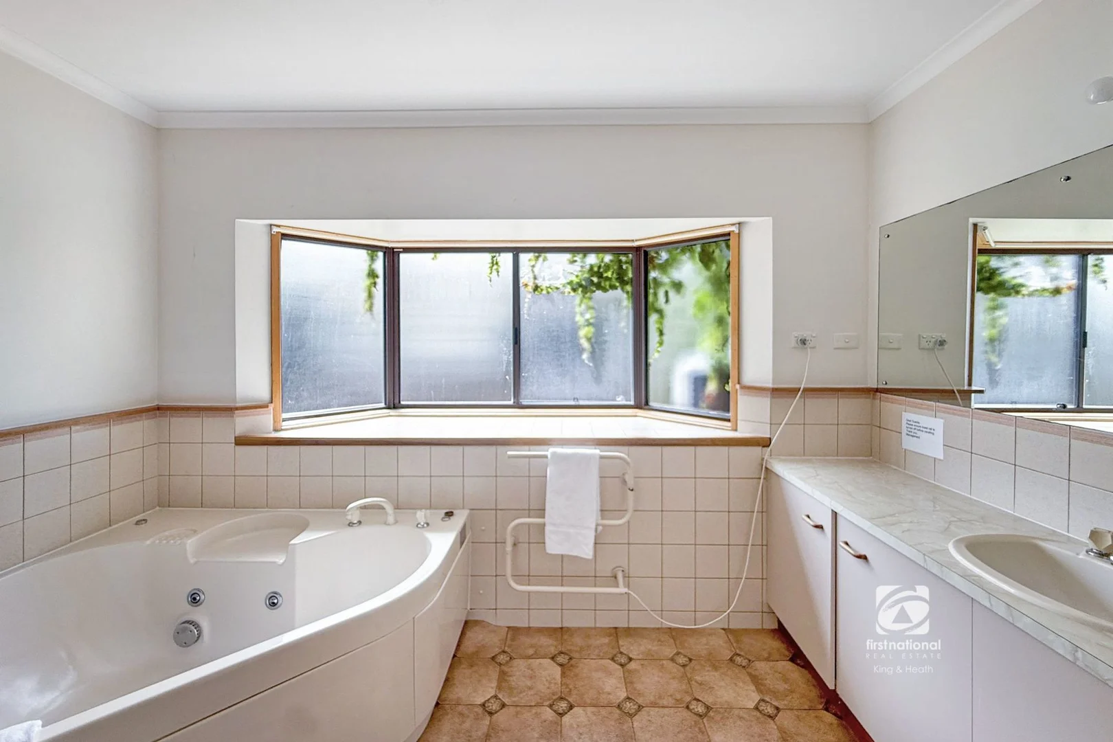 Additional image 9 of 1/8 Orme Street, Lakes Entrance VIC 3909