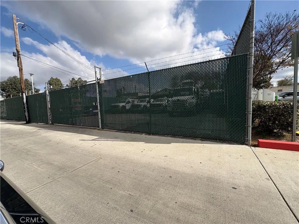 3323 Lime Avenue, Signal Hill, CA 90755