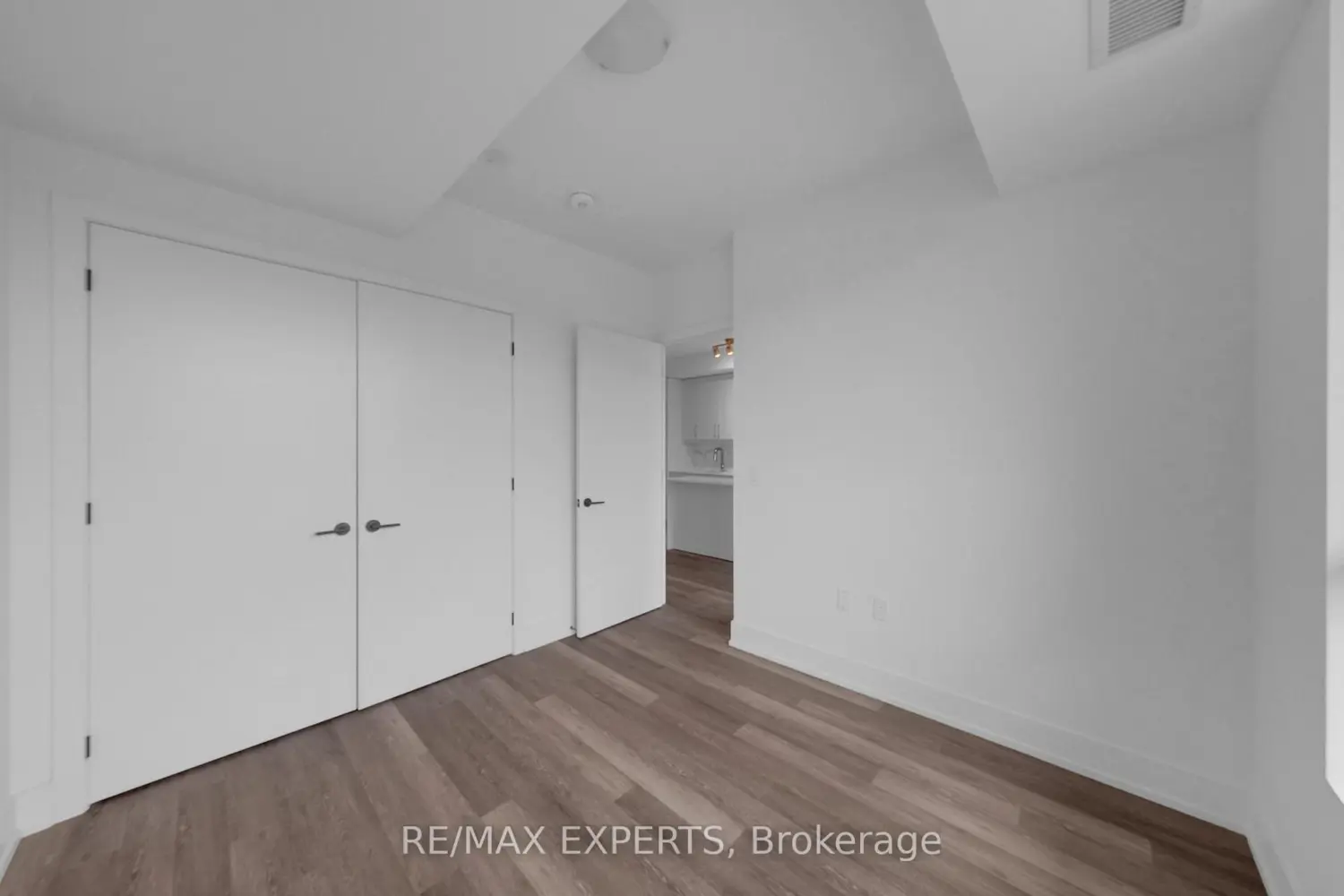 Additional image 11 of 2075 King Road 203